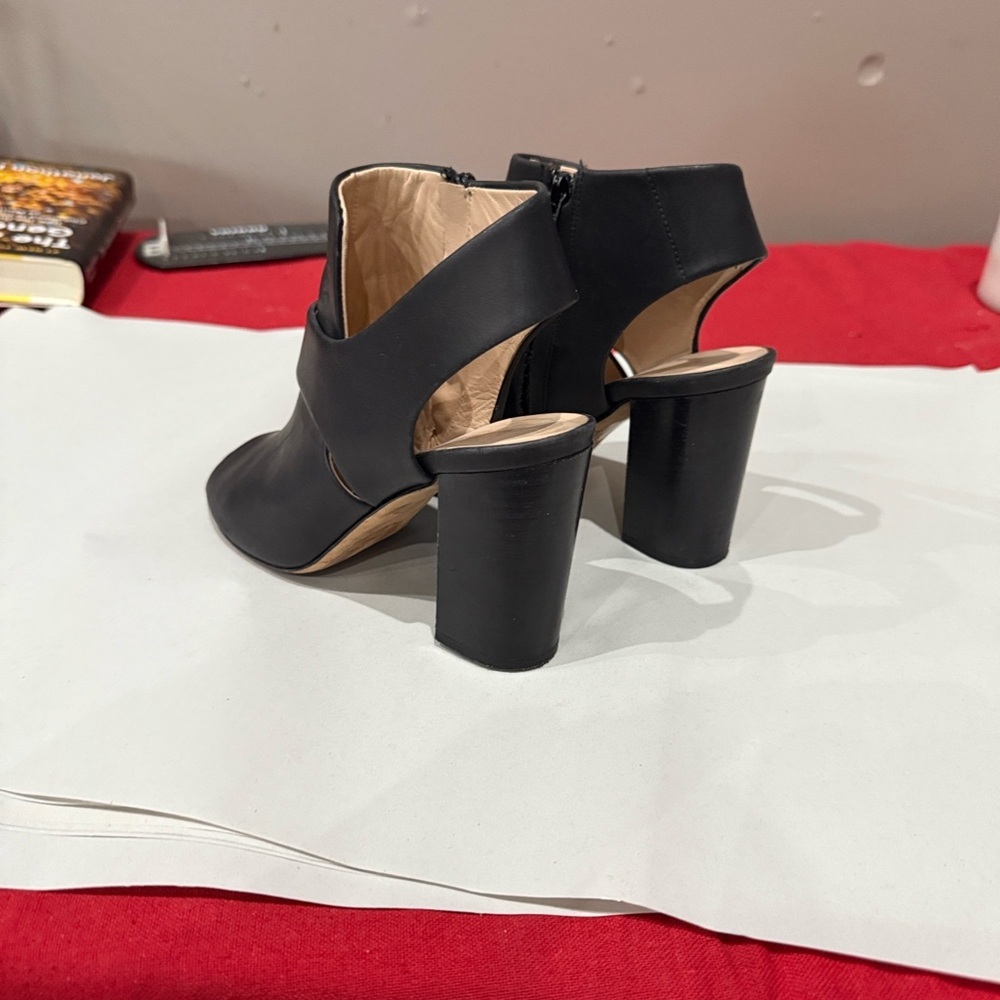 Chic Black Women's Block Heel Peep-Toe Shoes - Picture 3 of 6